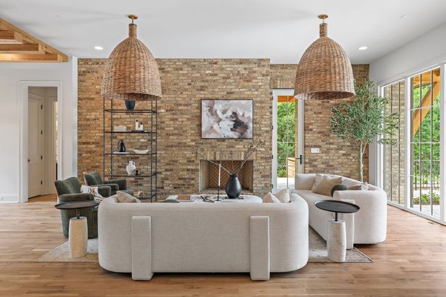 2805 Tyne Blvd, Nashville, TN 37215