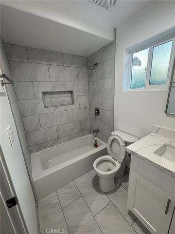 11624 208th, Lakewood, CA 90715