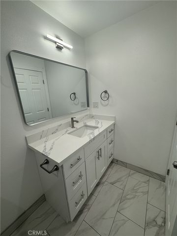 11624 208th, Lakewood, CA 90715