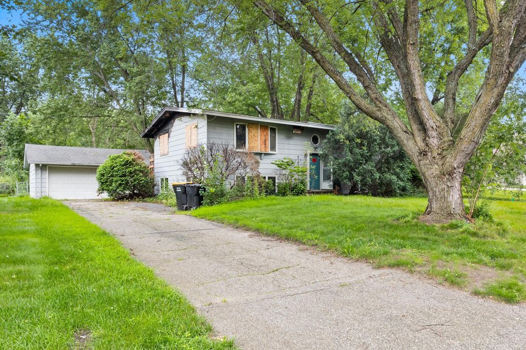 1067 Harrison Street S, Shakopee, MN 55379