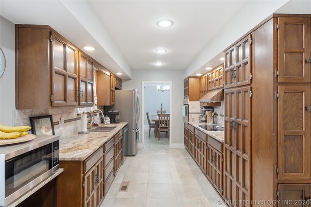 2605 E 72nd Street, Tulsa, OK 74136