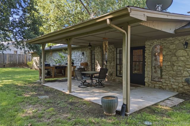 2605 E 72nd Street, Tulsa, OK 74136