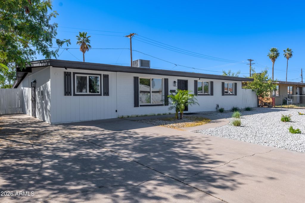 4230 N 49TH Drive, Phoenix, AZ 85031 — exterior
