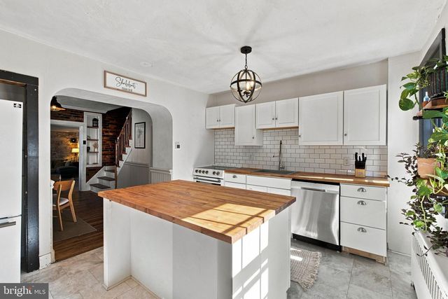212 HOWARD AVE, Lancaster, PA 17602
