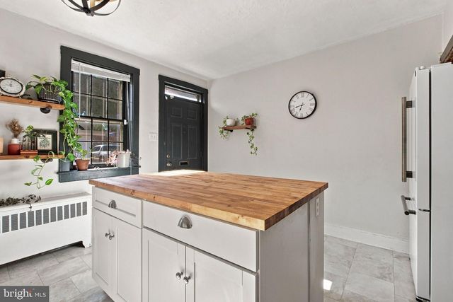 212 HOWARD AVE, Lancaster, PA 17602