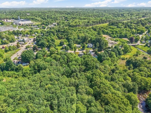 455 Hartford Ave, Bellingham, MA 02019
