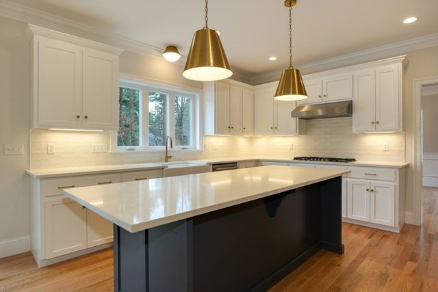 23 Winter St., Medfield, MA 02052