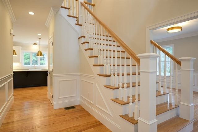 23 Winter St., Medfield, MA 02052