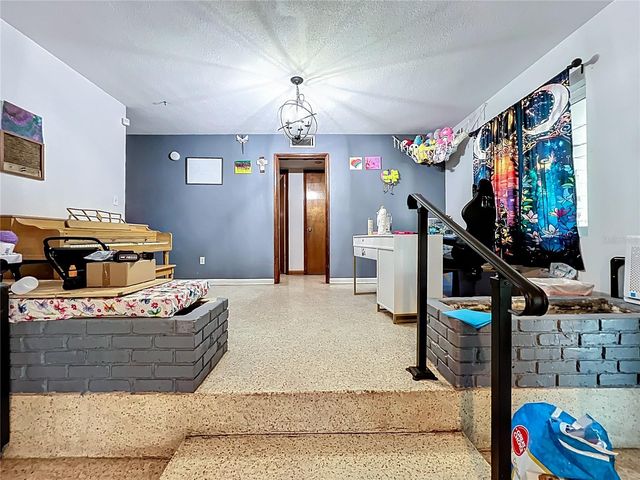 811 W LAKE MANN DRIVE, Orlando, FL 32805