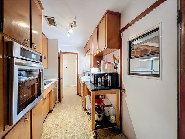 811 W LAKE MANN DRIVE, Orlando, FL 32805