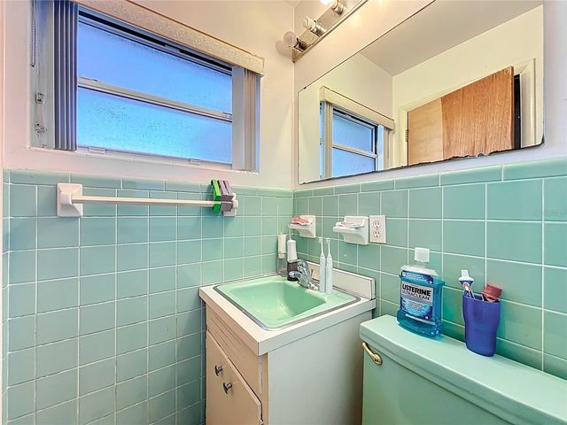 811 W LAKE MANN DRIVE, Orlando, FL 32805