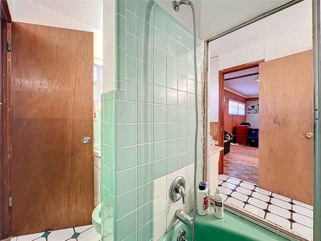 811 W LAKE MANN DRIVE, Orlando, FL 32805