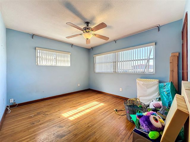 811 W LAKE MANN DRIVE, Orlando, FL 32805