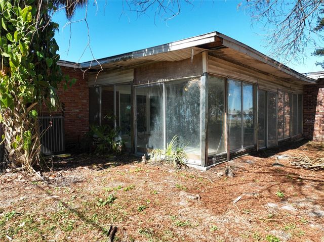 811 W LAKE MANN DRIVE, Orlando, FL 32805