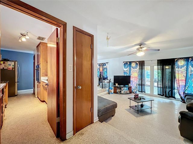 811 W LAKE MANN DRIVE, Orlando, FL 32805