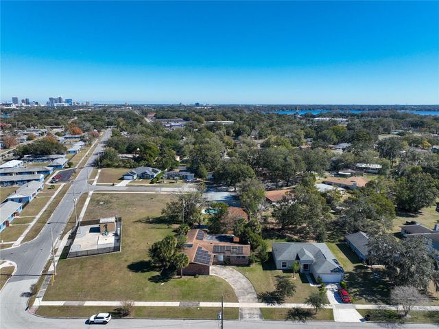 811 W LAKE MANN DRIVE, Orlando, FL 32805