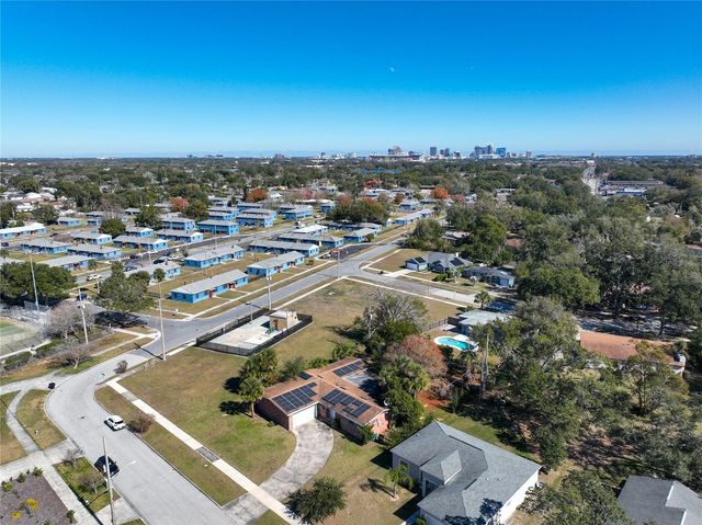 811 W LAKE MANN DRIVE, Orlando, FL 32805