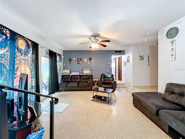 811 W LAKE MANN DRIVE, Orlando, FL 32805