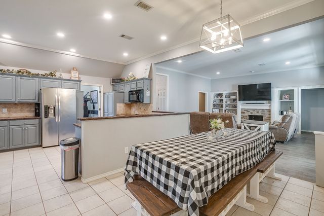 803 Williamsburg Drive, Ennis, TX 75119