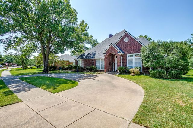 803 Williamsburg Drive, Ennis, TX 75119