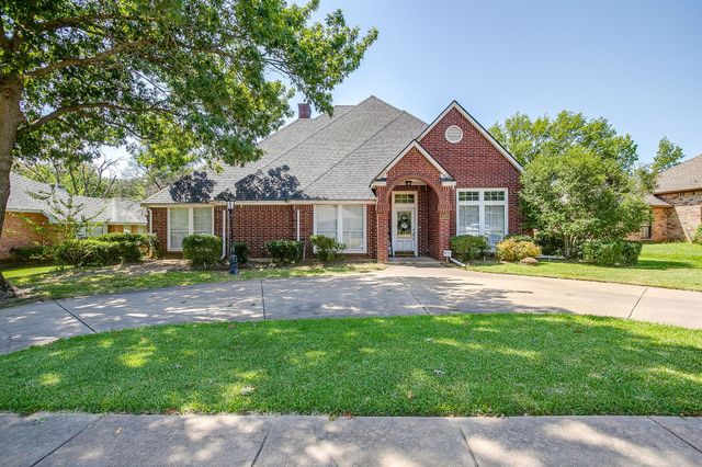 803 Williamsburg Drive, Ennis, TX 75119