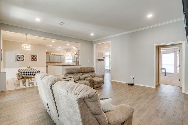 803 Williamsburg Drive, Ennis, TX 75119