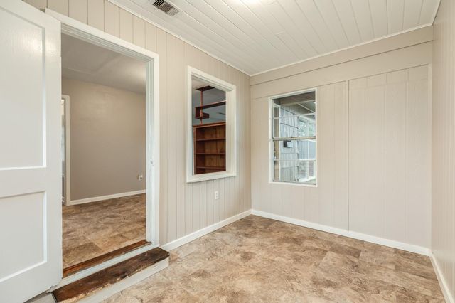 103 Palm Lane, Lake Jackson, TX 77566