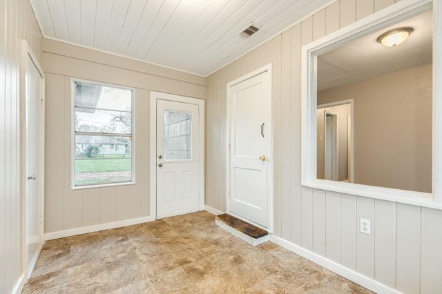 103 Palm Lane, Lake Jackson, TX 77566