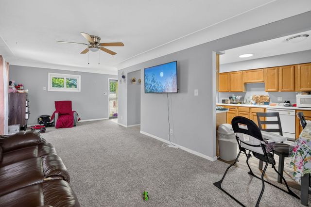 3903 Oakshire Road, Des Moines, IA 50310