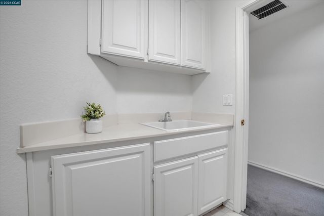 1932 Medicine Mountain Ct, Antioch, CA 94531