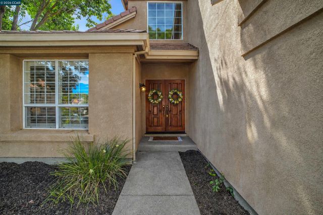 1932 Medicine Mountain Ct, Antioch, CA 94531