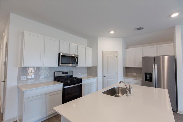 132 Fort Clark Springs DR, Hutto, TX 78634