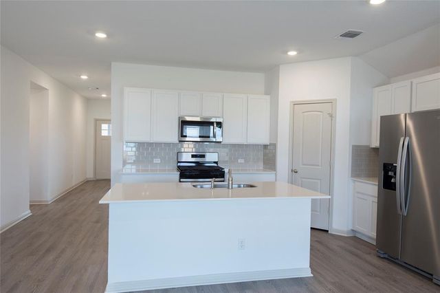 132 Fort Clark Springs DR, Hutto, TX 78634