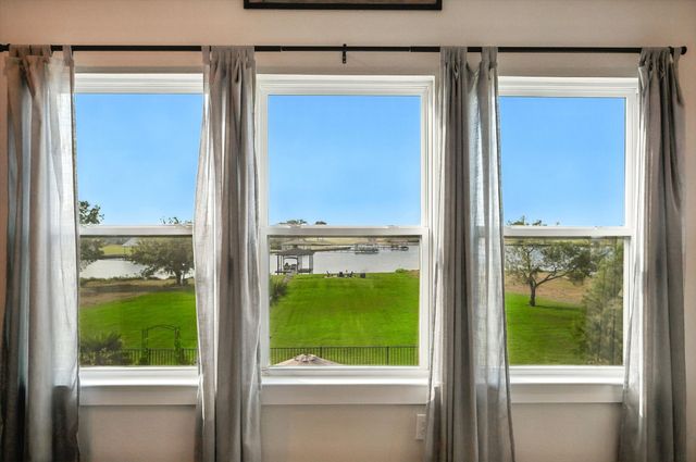 7025 Lake Vista Drive, Streetman, TX 75859