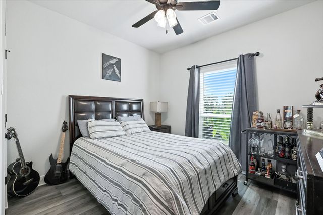 7025 Lake Vista Drive, Streetman, TX 75859