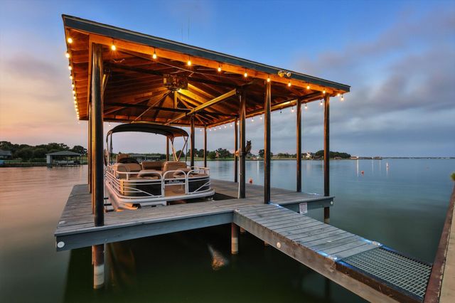 7025 Lake Vista Drive, Streetman, TX 75859