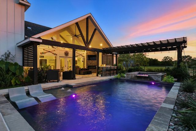 7025 Lake Vista Drive, Streetman, TX 75859