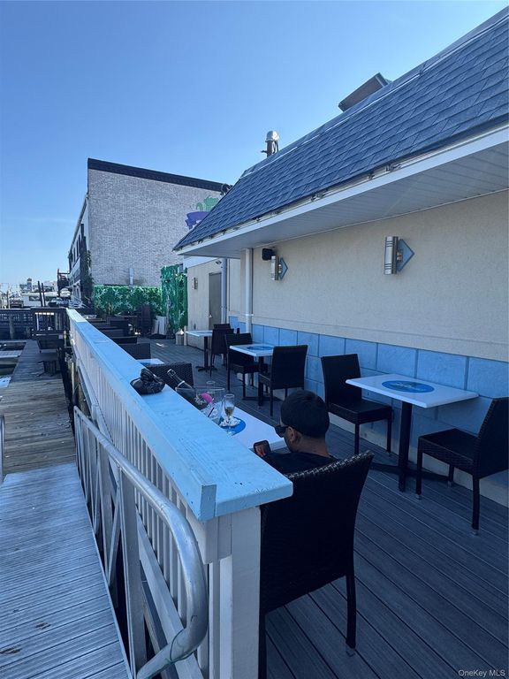 281 Woodcleft Avenue 2, Freeport, NY 11520 — photo 4