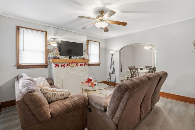 4301 17th Avenue, Moline, IL 61265