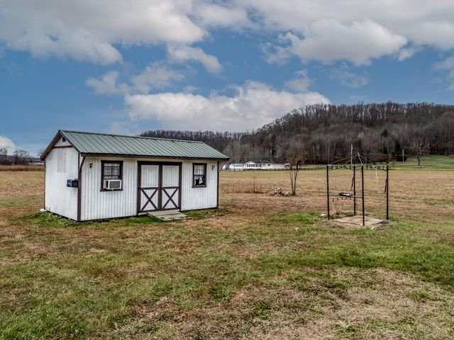 111 Julie Lane, Salt Lick, KY 40371