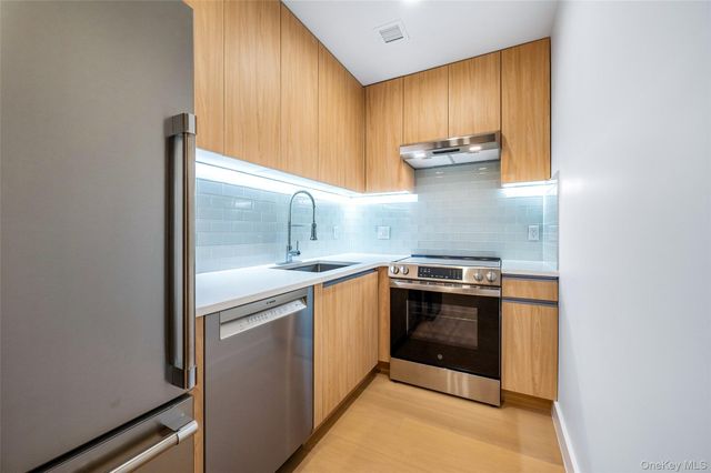 150-02 Northern Boulevard 4J, Flushing, NY 11354