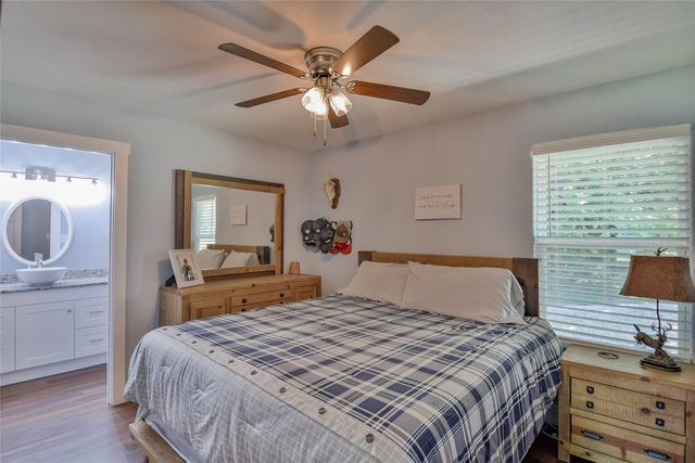 903 Comanche Cove Drive, Granbury, TX 76048