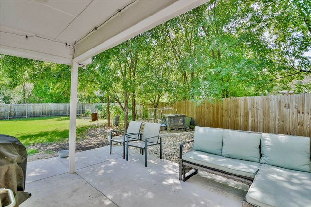 903 Comanche Cove Drive, Granbury, TX 76048