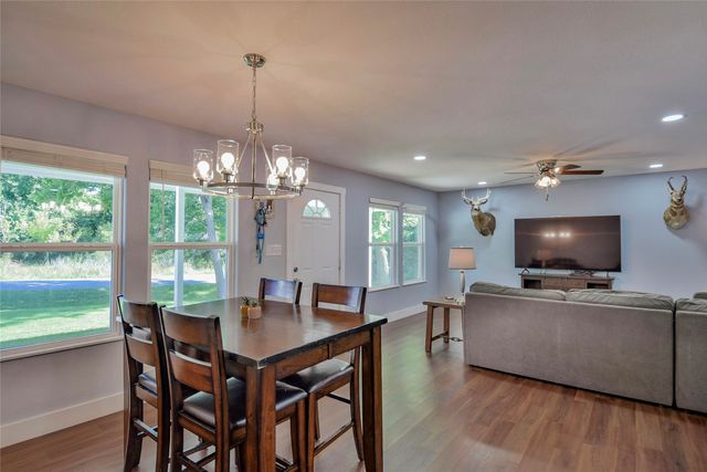 903 Comanche Cove Drive, Granbury, TX 76048