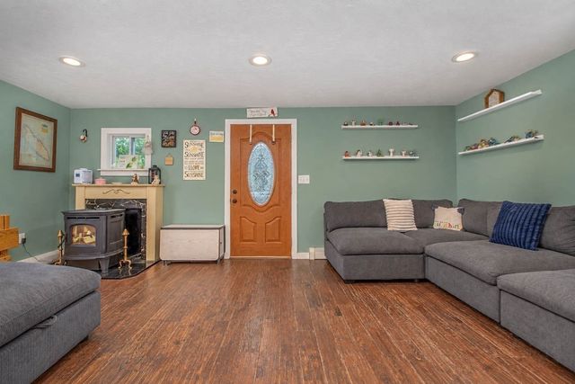 21 Custer St, Rockland, MA 02370