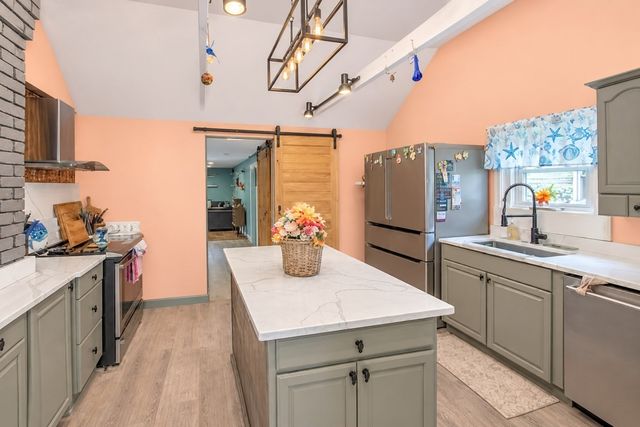 21 Custer St, Rockland, MA 02370