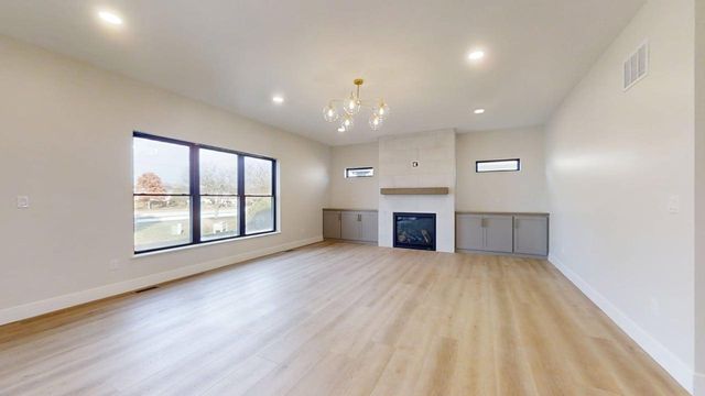 5006 Chestnut Grove Drive, Champaign, IL 61822