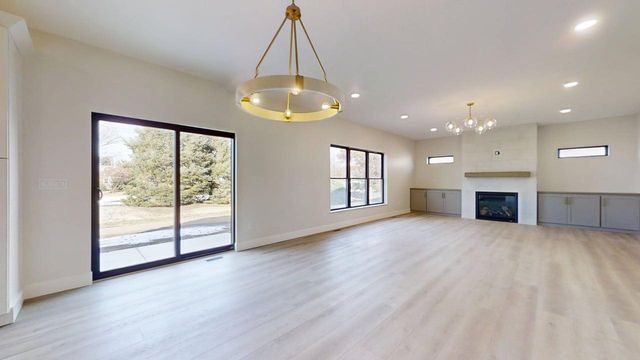 5006 Chestnut Grove Drive, Champaign, IL 61822