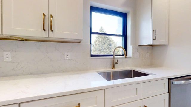 5006 Chestnut Grove Drive, Champaign, IL 61822