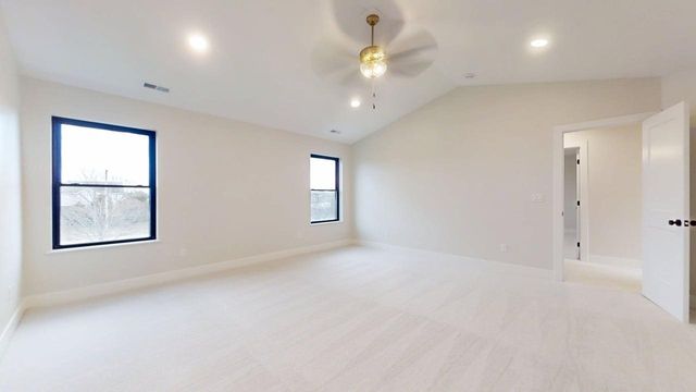 5006 Chestnut Grove Drive, Champaign, IL 61822